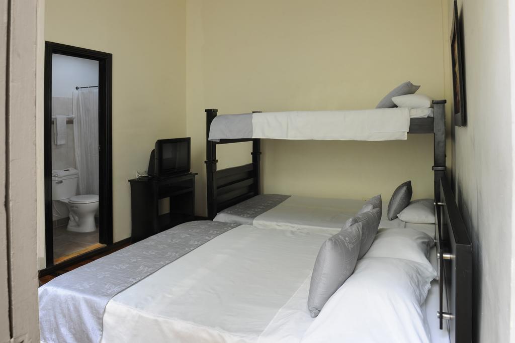 Boutique Del Cafe Hotel Манисалес Екстериор снимка